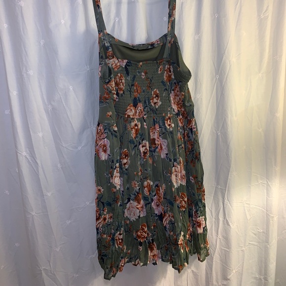 Cute fit & flare dress - Picture 2 of 6